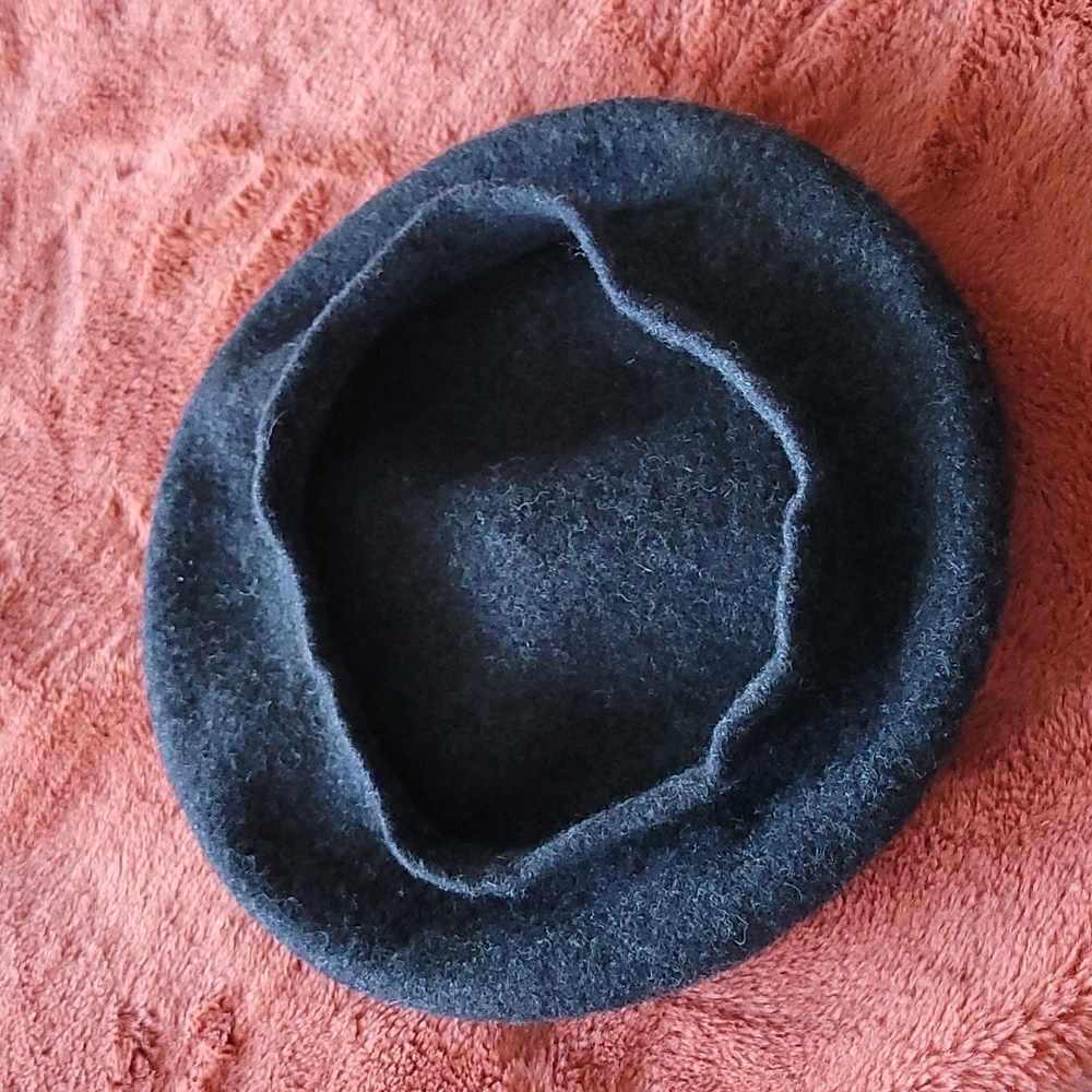 Wool hat - Picture 2 of 3